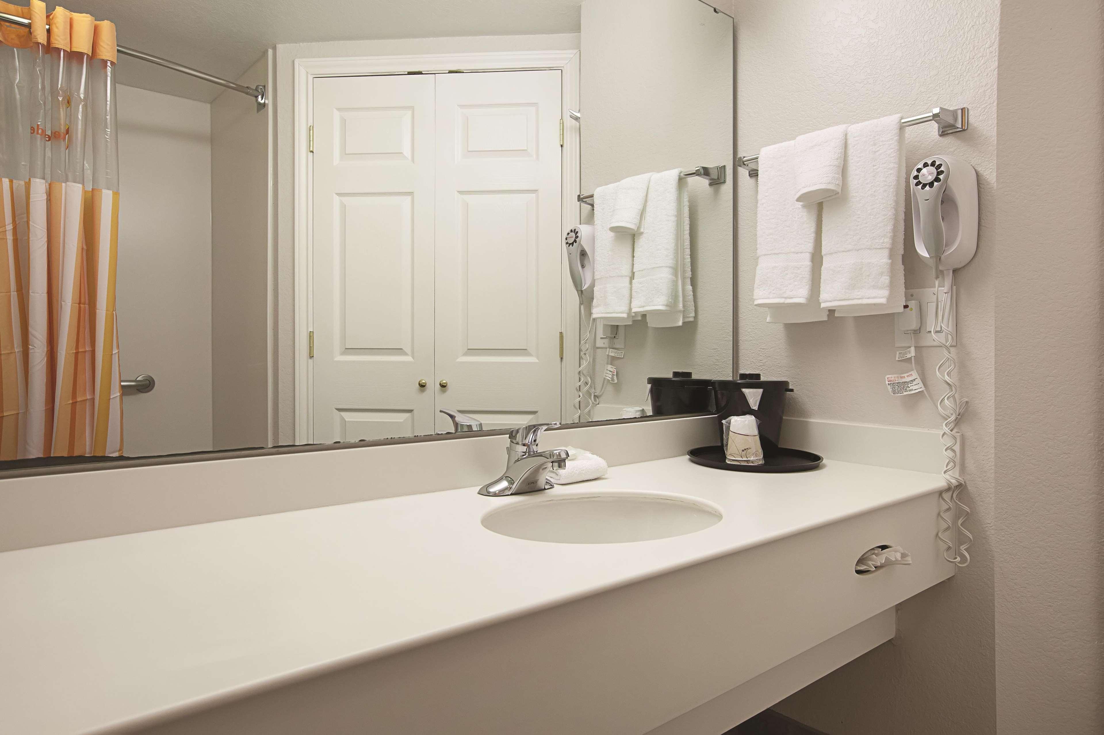 La Quinta By Wyndham Raleigh Durham Intl Ap Hotel Morrisville Buitenkant foto